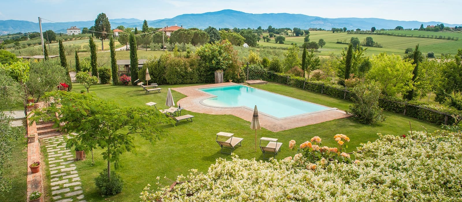 Farm house with swimming pool in Cortona in Valdichiana | Agriturismo Pratovalle
