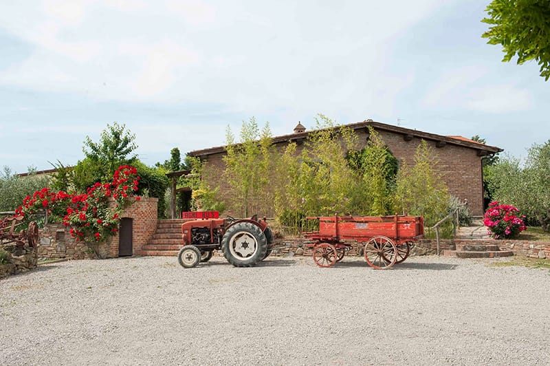 Images of Agriturismo Pratovalle with swimming pool and apartments in Cortona at the very heart of Valdichiana